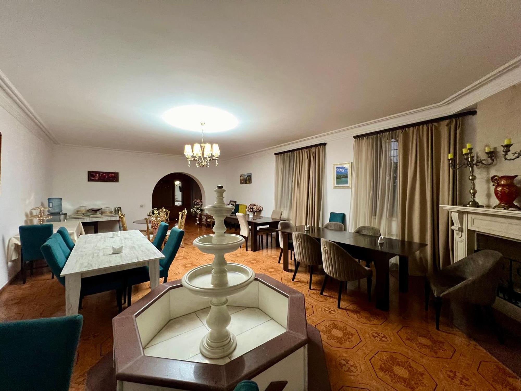 Family Hotel Ереван Экстерьер фото
