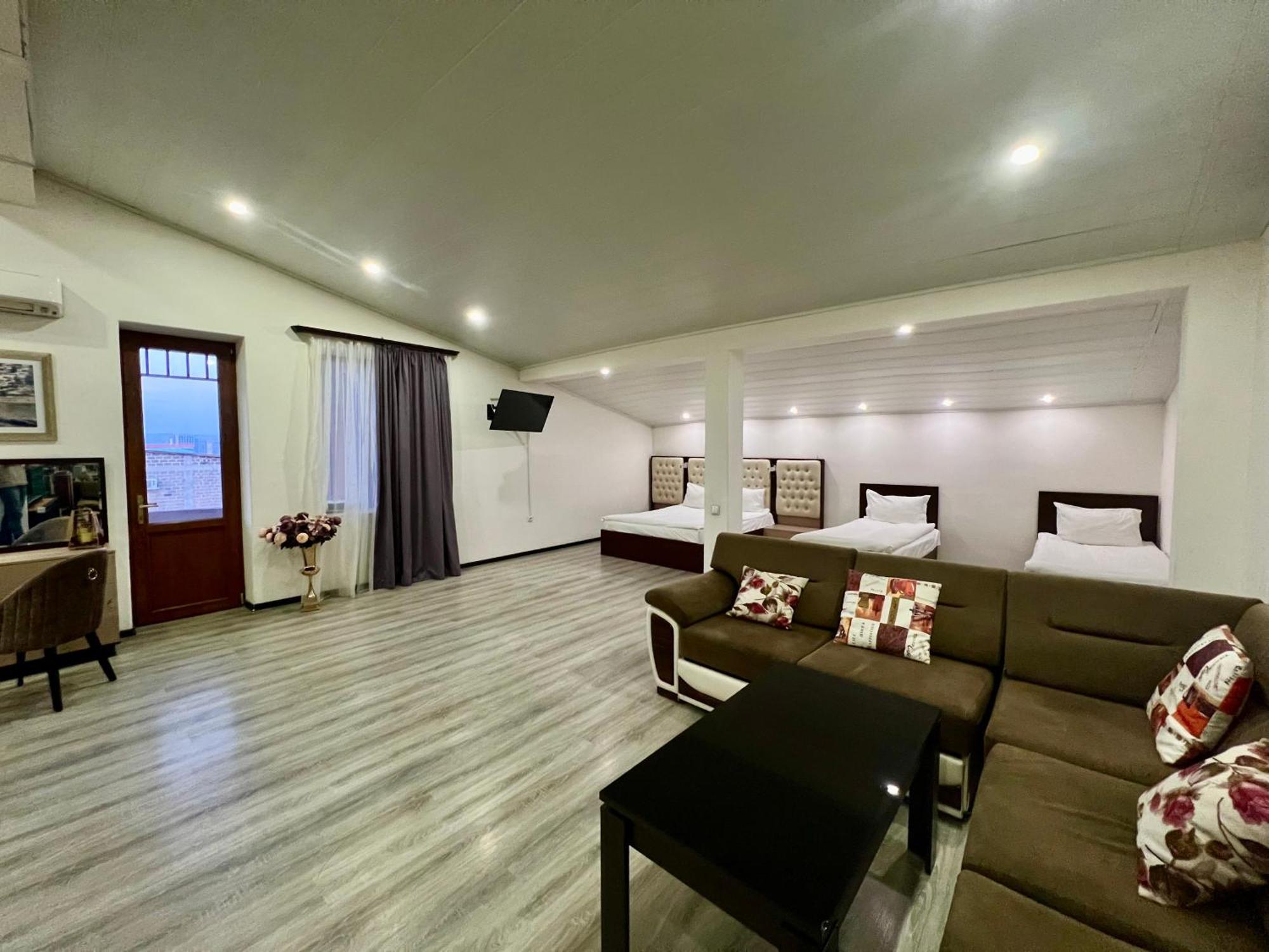 Family Hotel Ереван Экстерьер фото